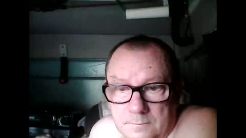 Snapshot of dobrybogdan chatting on November 9, 9:51 am dobrybogdan online show from November 9, 9:51 am