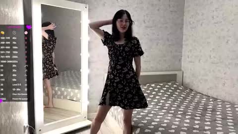 Snapshot of dodiebabikian chatting on October 4, 7:01 pm Annie PVT IS OPEN online show from October 4, 7:01 pm