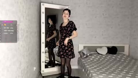 Snapshot of dodiebabikian chatting on November 17, 9:09 pm Annie PVT IS OPEN online show from November 17, 9:09 pm