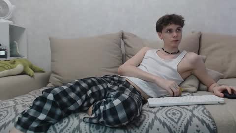 Snapshot of doedeeer chatting on December 7, 8:00 am Alex online show from December 7, 8:00 am