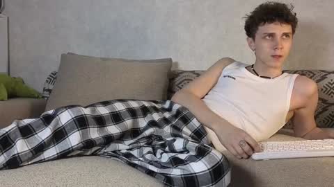 Snapshot of doedeeer chatting on December 28, 7:22 pm Alex online show from December 28, 7:22 pm