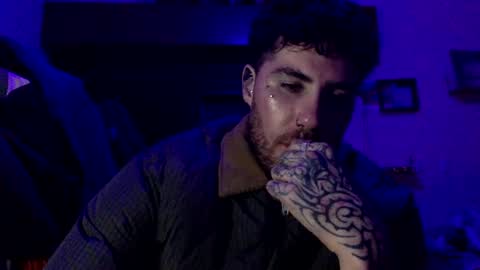 Snapshot of dogboi666 chatting on January 14, 2:29 am Dogboi online show from January 14, 2:29 am