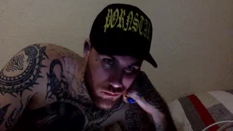 Snapshot of dogboi666 chatting on January 15, 5:40 am Dogboi online show from January 15, 5:40 am