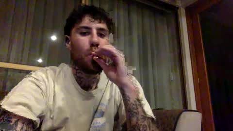 Snapshot of dogboi666 chatting on January 27, 5:58 am Dogboi online show from January 27, 5:58 am