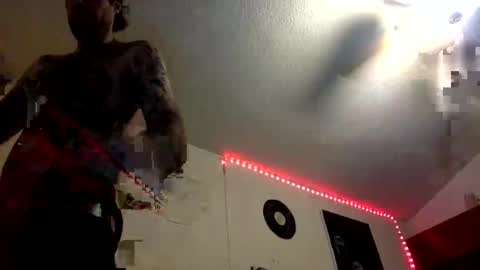 Snapshot of dogboi666 chatting on May 2, 2:38 am Dogboi online show from May 2, 2:38 am