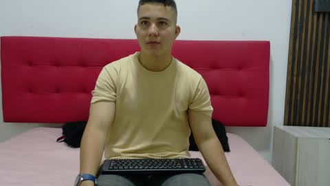 Snapshot of dogerman_01 chatting on May 21, 11:39 am 01 online show from May 21, 11:39 am