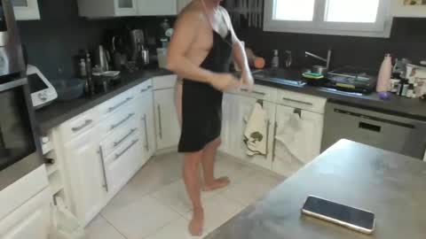 Snapshot of doggydaddi chatting on November 3, 6:58 am Alex online show from November 3, 6:58 am