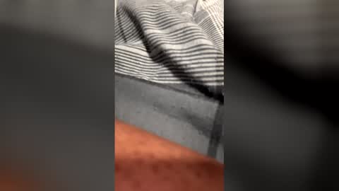 Snapshot of dogladi chatting on February 7, 11:36 am Dogladi online show from February 7, 11:36 am