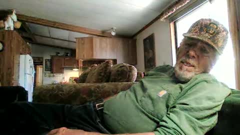 Snapshot of doingmyself69 chatting on September 23, 9:29 pm doingmyself69 online show from September 23, 9:29 pm