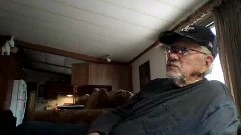 Snapshot of doingmyself69 chatting on November 3, 10:21 pm doingmyself69 online show from November 3, 10:21 pm