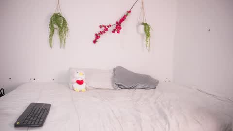 Snapshot of doll4you_ chatting on March 26, 10:54 am Alice y Ros online show from March 26, 10:54 am