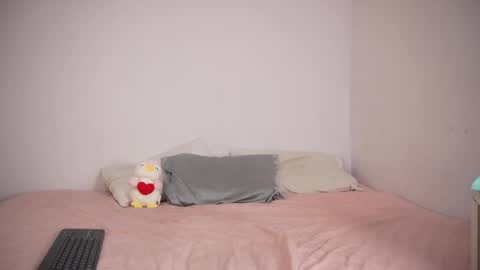 Snapshot of doll4you_ chatting on April 2, 10:57 am Alice y Ros online show from April 2, 10:57 am