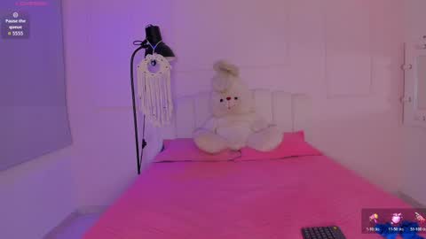 doll_isa_ online show from April 17, 9:07 pm