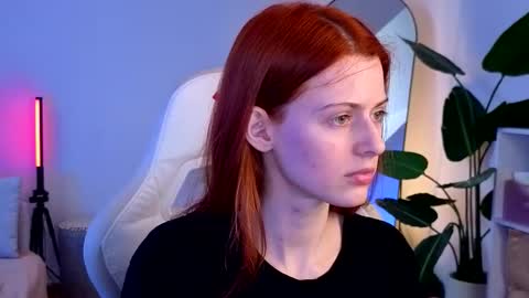 Your doll Lesli online show from November 10, 8:35 am