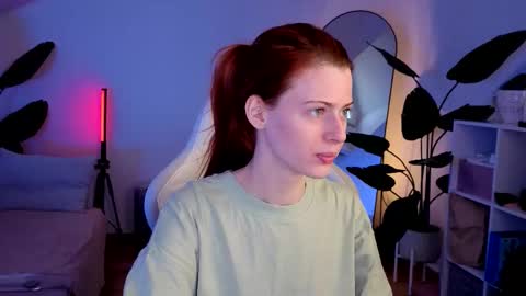 Your doll Lesli online show from December 5, 11:30 am