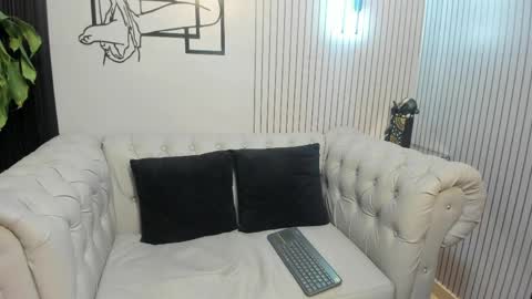 Snapshot of doll_skinny18 chatting on April 24, 3:31 am Samy online show from April 24, 3:31 am