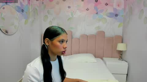 Snapshot of doll_skinny18 chatting on May 9, 3:34 am Samy online show from May 9, 3:34 am