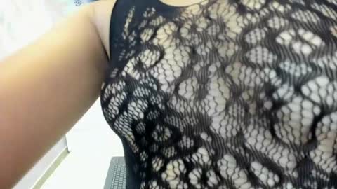 Snapshot of doll_skinny18 chatting on May 25, 1:06 pm Samy online show from May 25, 1:06 pm