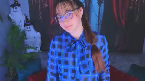 Snapshot of doll_tessa chatting on November 5, 5:02 pm Tessa online show from November 5, 5:02 pm