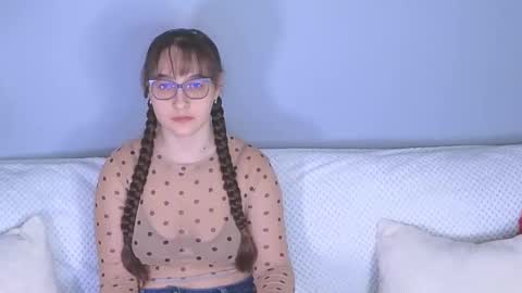 Snapshot of doll_tessa chatting on February 10, 4:33 pm Tessa online show from February 10, 4:33 pm