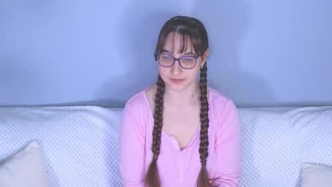 Snapshot of doll_tessa chatting on February 13, 8:43 am Tessa online show from February 13, 8:43 am