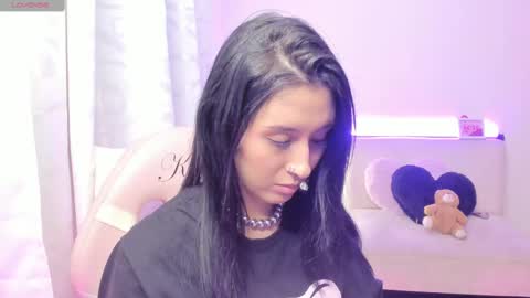 Snapshot of doll_waif chatting on March 8, 5:28 am veronica  Independent model online show from March 8, 5:28 am
