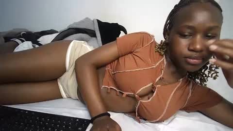 Snapshot of dollberry chatting on January 20, 1:32 pm dollberry online show from January 20, 1:32 pm