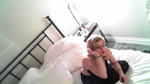 Snapshot of dollfaceklla chatting on December 21, 11:11 am Dollface Killa online show from December 21, 11:11 am