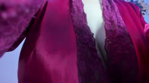 Call me Zoe  online show from May 27, 10:34 am