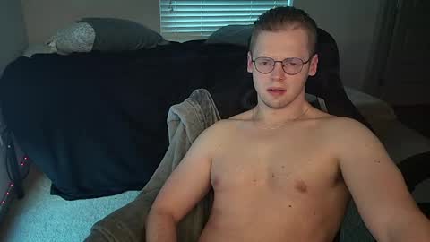 Snapshot of doloresman chatting on June 5, 1:23 am doloresman online show from June 5, 1:23 am