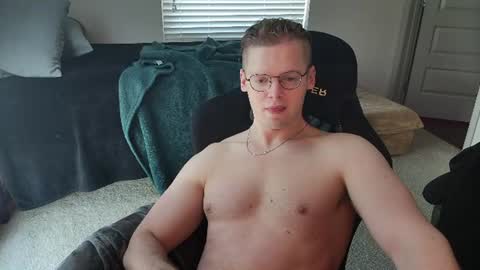Snapshot of doloresman chatting on June 19, 10:02 pm doloresman online show from June 19, 10:02 pm