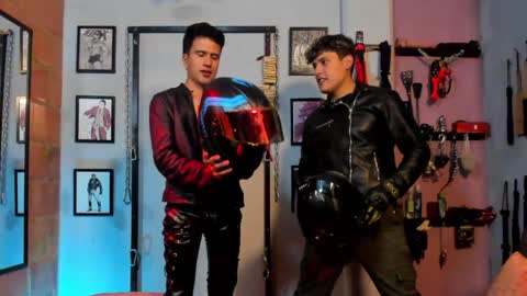 Snapshot of dom2travelers_sm chatting on January 27, 11:11 pm Diego Castell online show from January 27, 11:11 pm