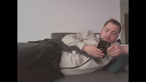 Snapshot of dombio_12 chatting on February 7, 11:36 am dombio_12 online show from February 7, 11:36 am