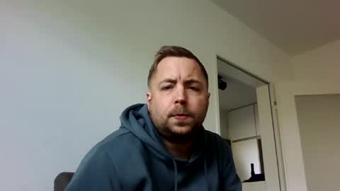 Snapshot of dombio_12 chatting on April 5, 1:30 pm dombio_12 online show from April 5, 1:30 pm