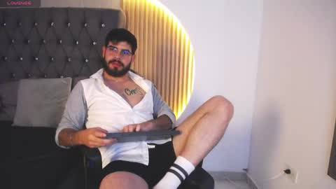 Snapshot of domboy_ chatting on May 6, 8:03 pm domboy online show from May 6, 8:03 pm