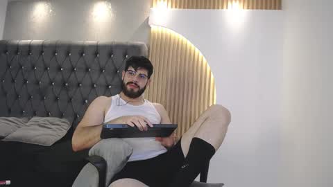 Snapshot of domboy_ chatting on May 8, 8:03 pm domboy online show from May 8, 8:03 pm