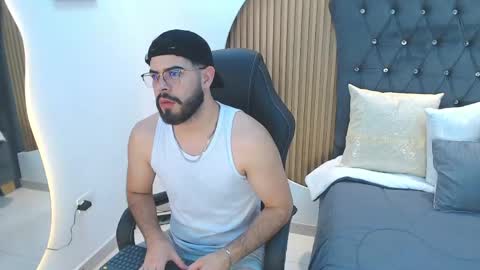Snapshot of domboy_ chatting on May 14, 8:37 pm domboy online show from May 14, 8:37 pm