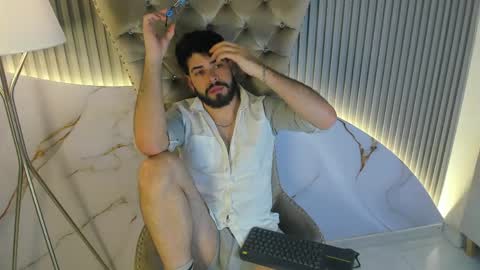 Snapshot of domboy_ chatting on May 16, 9:02 pm domboy online show from May 16, 9:02 pm