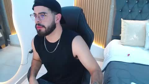 Snapshot of domboy_ chatting on May 17, 8:05 pm domboy online show from May 17, 8:05 pm