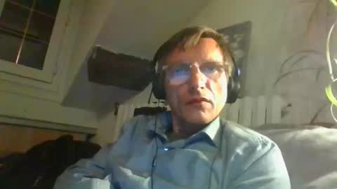Snapshot of domi94300 chatting on April 19, 10:12 pm domi94300 online show from April 19, 10:12 pm