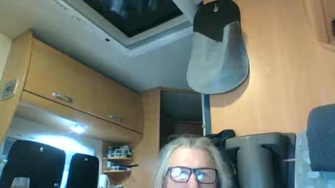Snapshot of domiande chatting on February 9, 9:52 pm domiande online show from February 9, 9:52 pm
