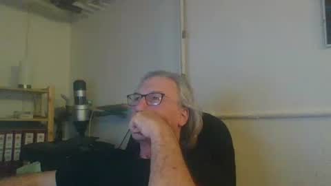 Snapshot of domiande chatting on May 5, 8:17 pm domiande online show from May 5, 8:17 pm