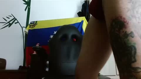 Snapshot of dominantthewolf chatting on July 7, 6:47 am Logan - INDEPENDET MODEL online show from July 7, 6:47 am