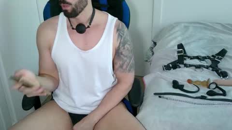 Snapshot of dominatedtitan chatting on January 18, 4:44 pm DominatedTitan online show from January 18, 4:44 pm