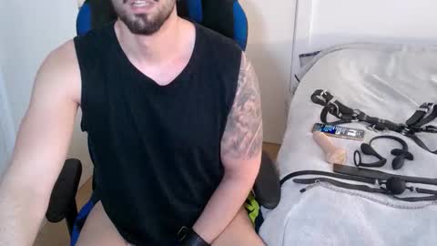 Snapshot of dominatedtitan chatting on March 20, 9:03 am DominatedTitan online show from March 20, 9:03 am