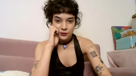 Snapshot of dominatrixkimmy chatting on February 13, 10:39 pm dominatrixkimmy online show from February 13, 10:39 pm