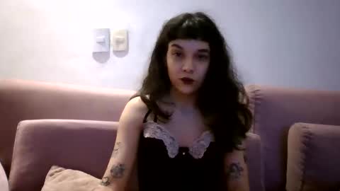 Snapshot of dominatrixkimmy chatting on March 18, 11:19 pm dominatrixkimmy online show from March 18, 11:19 pm