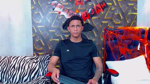 Snapshot of dominic_smith_ chatting on October 26, 6:14 pm dominic_smith_ online show from October 26, 6:14 pm