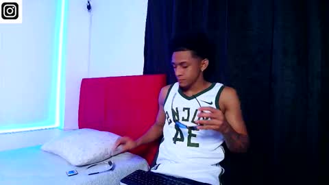 Snapshot of dominic_smith_ chatting on October 31, 10:55 pm dominic_smith_ online show from October 31, 10:55 pm