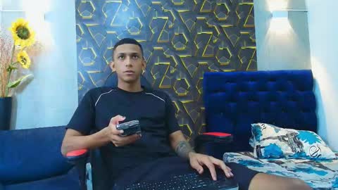 Snapshot of dominic_smith_ chatting on April 25, 11:02 pm dominic_smith_ online show from April 25, 11:02 pm